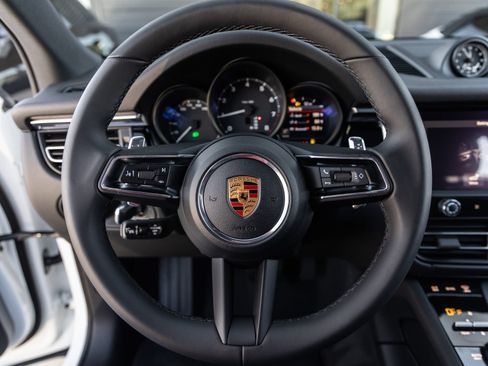 Certified 2026 Porsche Macan AWD/4WD image 27