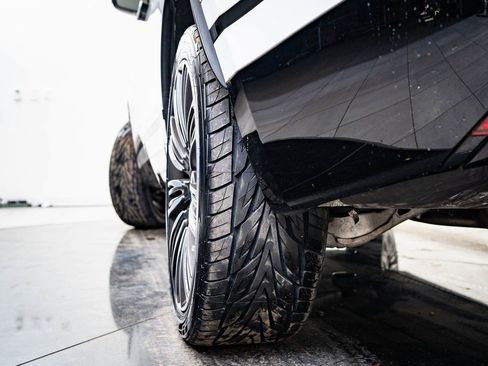 Used 2023 Land Rover Range Rover Velar R-Dynamic S image 41