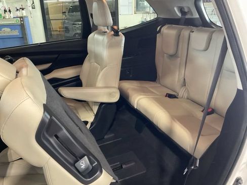 Used 2023 Subaru Ascent Limited AWD/4WD image 28