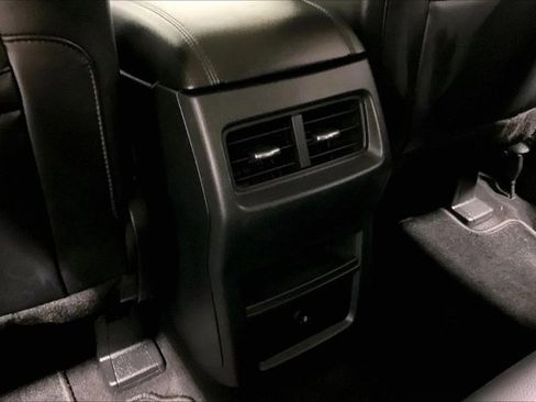 Used 2024 Ford Edge SEL image 34