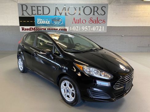 Used 2016 Ford Fiesta SE image 1
