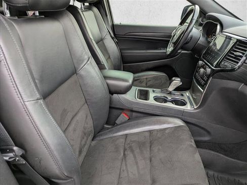 Used 2020 Jeep Grand Cherokee Altitude image 29