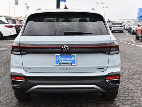 New 2026 Volkswagen Taos SE image 6