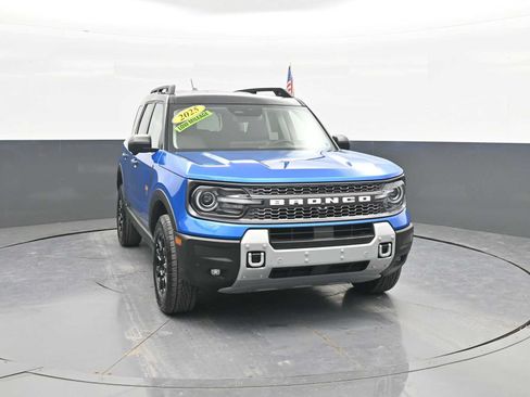 Certified 2025 Ford Bronco Sport Outer Banks AWD/4WD image 2