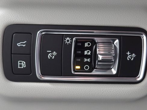 New 2026 Lincoln Nautilus Premier image 22