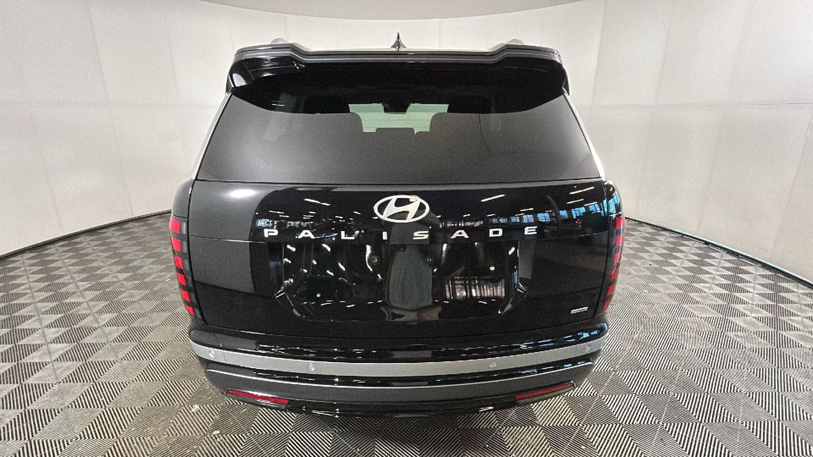 Certified 2026 Hyundai Palisade Limited AWD/4WD image 4