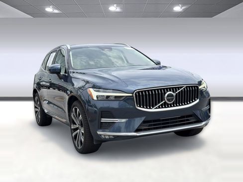 Used 2023 Volvo XC60 B5 Ultimate w/ Climate Package FWD image 7