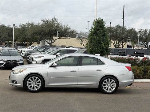 Used 2015 Chevrolet Malibu LT image 4