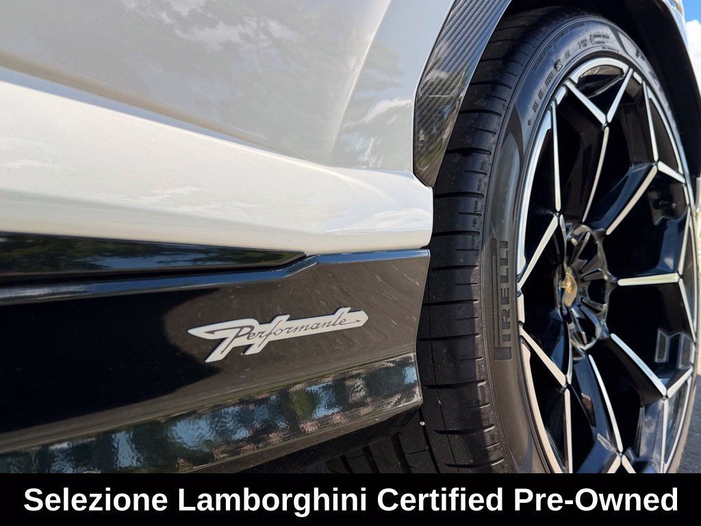 Used 2024 Lamborghini Urus Performante AWD/4WD image 17