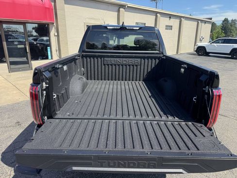 Used 2023 Toyota Tundra Platinum AWD/4WD image 12