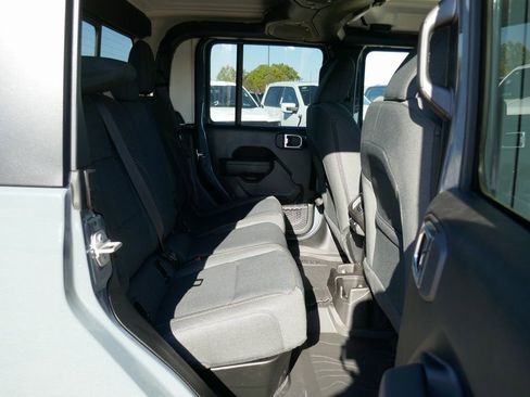 New 2026 Jeep Gladiator Sport AWD/4WD image 14