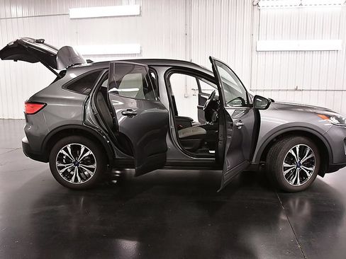 Used 2022 Ford Escape SE w/ SE Sport Appearance Package AWD/4WD image 34