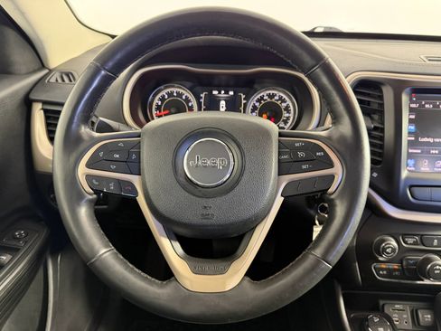Used 2014 Jeep Cherokee Latitude w/ Cold Weather Group AWD/4WD image 14