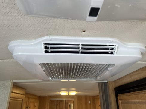 Used 2017 Ford E-450 and Econoline 450 Super Duty w/ Motorhome Prep Package RWD image 87