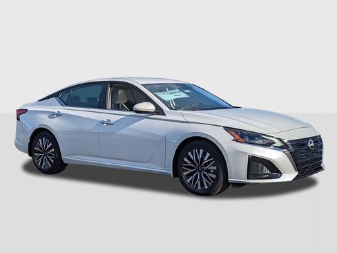 New 2026 Nissan Altima 2.5 SV FWD image 7