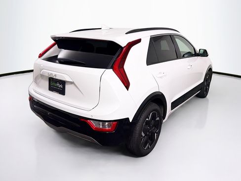 Used 2023 Kia Niro Wind w/ Wind Preserve Package FWD image 9