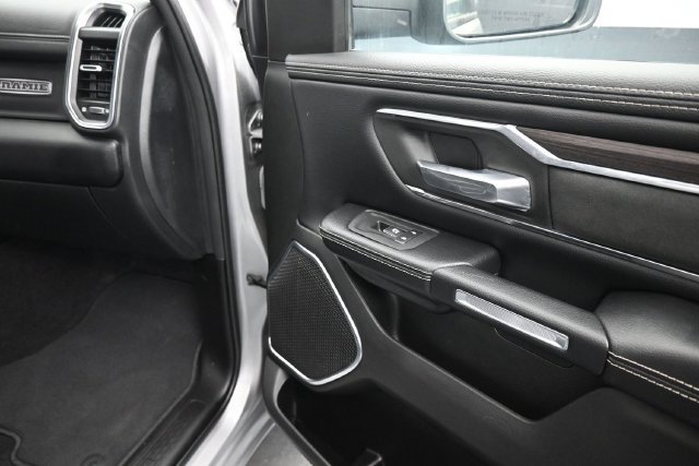 Used 2025 RAM 1500 Laramie AWD/4WD image 28