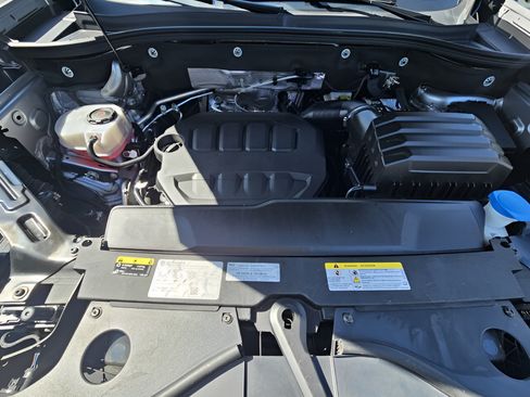 Certified 2025 Volkswagen Atlas SE FWD image 30