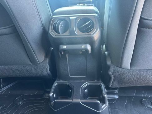 Used 2019 Jeep Wrangler Unlimited Sport S AWD/4WD image 21