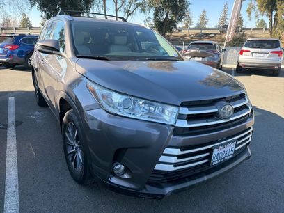 Used 2017 Toyota Highlander AWD V6