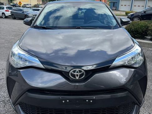Used 2020 Toyota C-HR LE FWD image 4