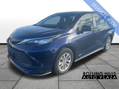 Used 2021 Toyota Sienna LE