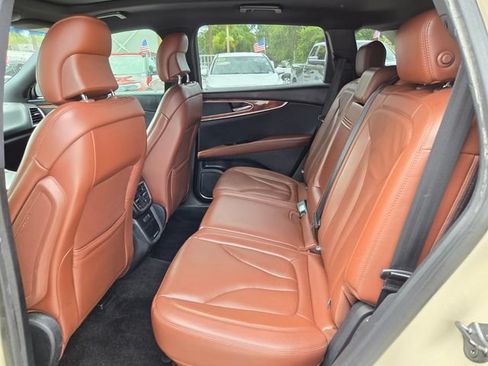 Used 2018 Lincoln MKX Reserve w/ Driver Assistance Package FWD image 14