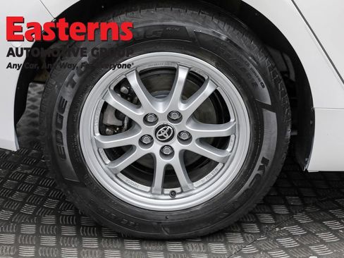 Used 2022 Toyota Prius LE image 26