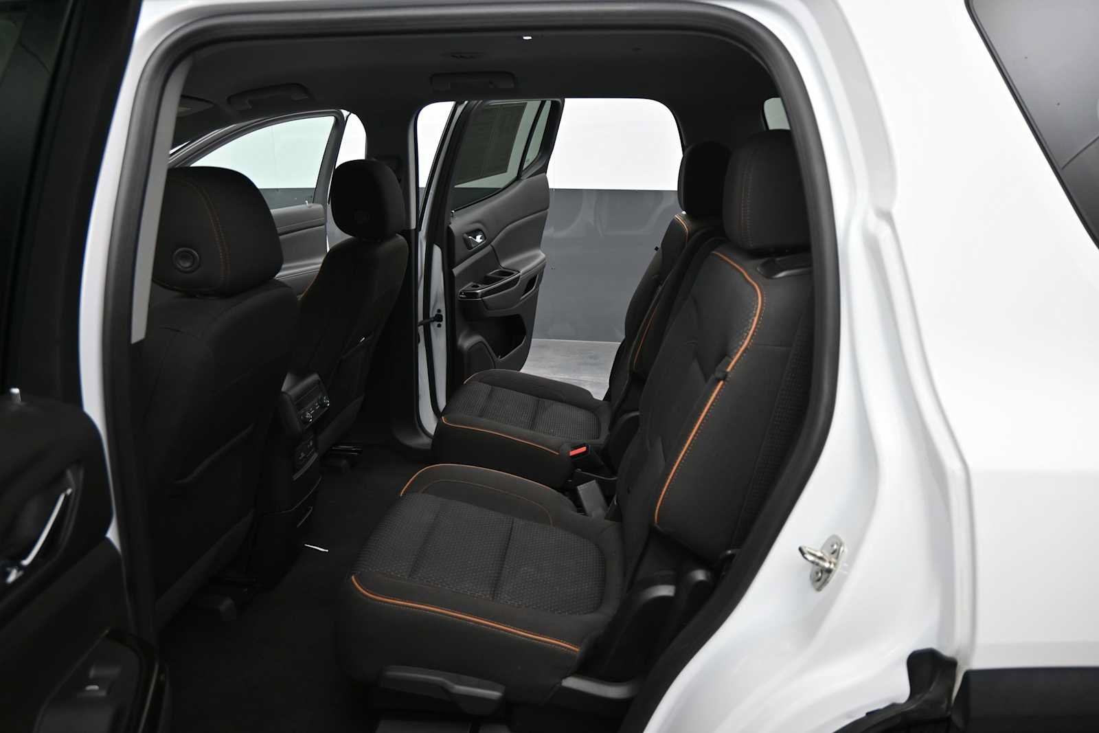 Used 2023 GMC Acadia AT4 AWD/4WD image 15