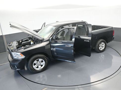 Used 2018 RAM 1500 Express image 59