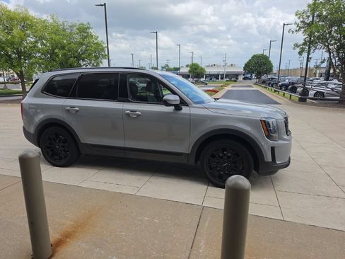 Used 2022 Kia Telluride EX w/ EX Premium Package AWD/4WD image 4