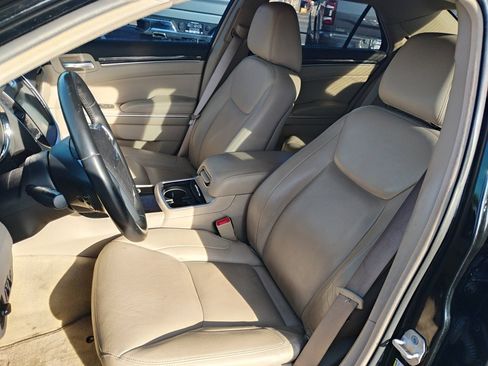 Used 2012 Chrysler 300 Limited image 18