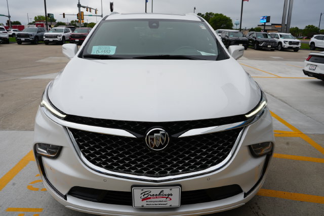 Used 2024 Buick Enclave Avenir w/ Avenir Technology Package AWD/4WD image 33
