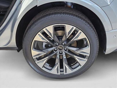 New 2025 Audi Q8 Premium w/ Black Optic Package image 10