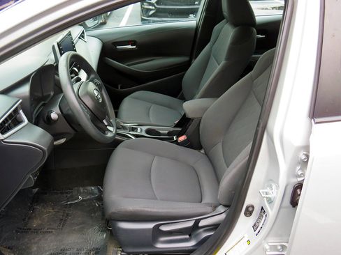 Used 2021 Toyota Corolla LE w/ Carpet Mat Package (TMS) image 11
