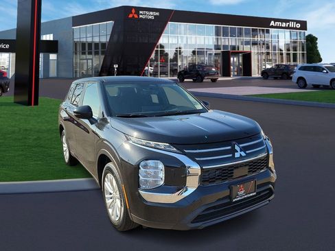 New 2026 Mitsubishi Outlander ES image 4