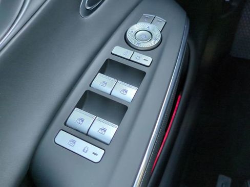 Certified 2025 Genesis GV70 3.5T Sport image 17