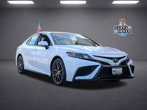 Used 2024 Toyota Camry SE w/ Blackout Package (TMS) image 2