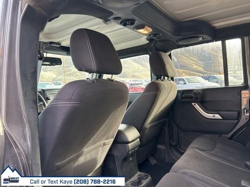 Used 2014 Jeep Wrangler Unlimited Sahara image 13