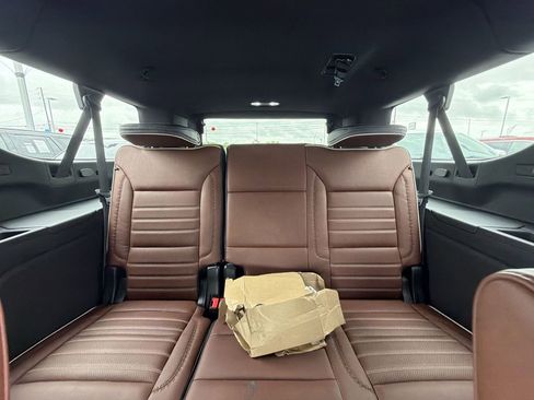 Used 2023 GMC Yukon XL Denali Ultimate w/ LPO, Floor Liner Package AWD/4WD image 30