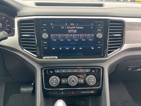 Used 2023 Volkswagen Atlas Cross Sport SE image 20