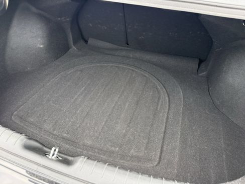 Used 2025 Hyundai Elantra SEL FWD image 33
