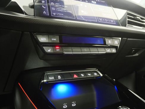 Used 2025 Audi RS 3 image 28