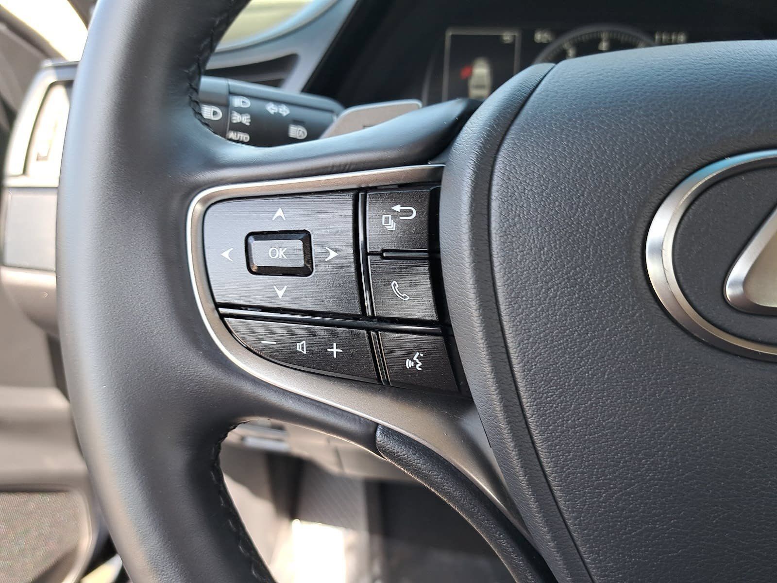 Used 2025 Lexus ES 350 FWD image 18