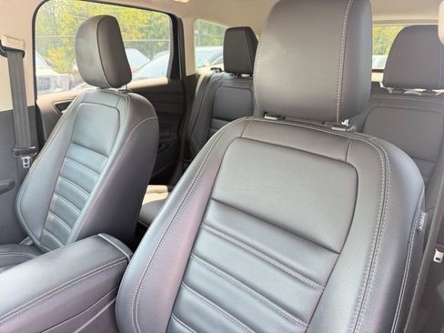 Used 2019 Ford Escape SEL FWD image 9