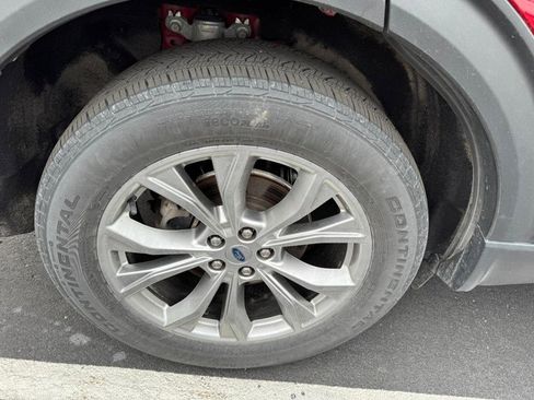 Used 2021 Ford Explorer Limited w/ Equipment Group 301A image 4