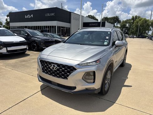 Used 2020 Hyundai Santa Fe SEL w/ Convenience Package FWD image 4