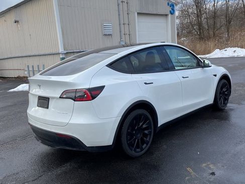 Used 2021 Tesla Model Y Long Range image 14