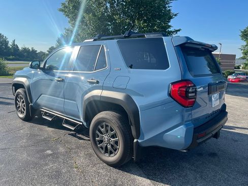 Used 2026 Toyota 4Runner SR5 AWD/4WD image 4