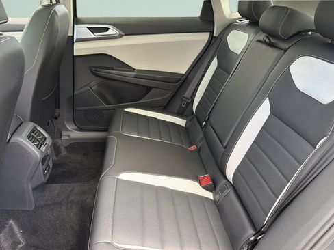 New 2026 Volkswagen Taos SEL AWD/4WD image 30